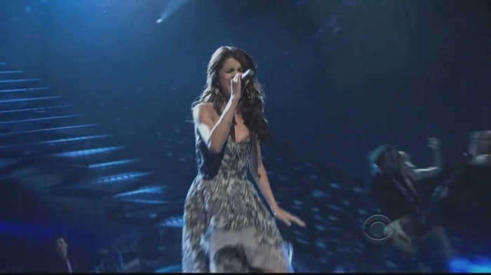 01 366 - Selena Gomez  A Year Without Rain Live at People Choice Awards 2011