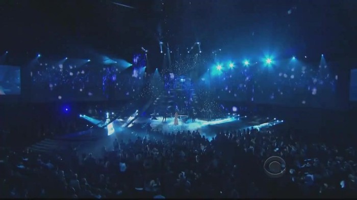 01 371 - Selena Gomez  A Year Without Rain Live at People Choice Awards 2011