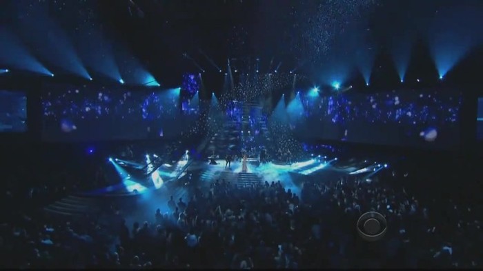 01 375 - Selena Gomez  A Year Without Rain Live at People Choice Awards 2011
