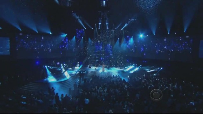 01 377 - Selena Gomez  A Year Without Rain Live at People Choice Awards 2011