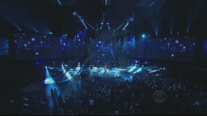 01 378 - Selena Gomez  A Year Without Rain Live at People Choice Awards 2011