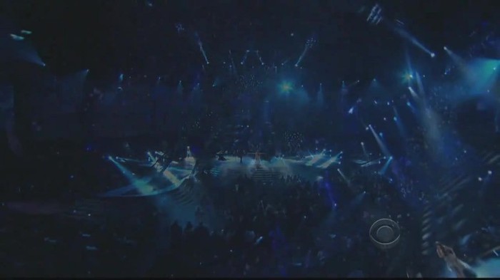 01 382 - Selena Gomez  A Year Without Rain Live at People Choice Awards 2011
