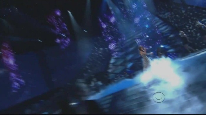 01 388 - Selena Gomez  A Year Without Rain Live at People Choice Awards 2011