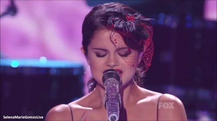 TCA 100 - Selena Gomez Love You Like A Love Song Live at Teen Choice Awards