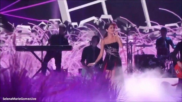 TCA 311 - Selena Gomez Love You Like A Love Song Live at Teen Choice Awards