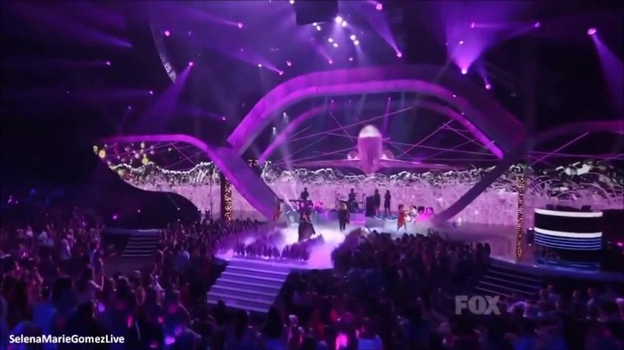 TCA 411 - Selena Gomez Love You Like A Love Song Live at Teen Choice Awards