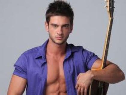 hai ca vin si eu ca mam plictisit si vreau sa intru pe facebook