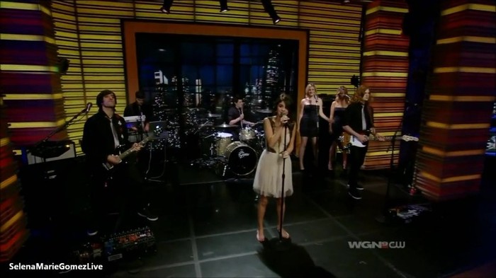 0~_ 047 - Selena Gomez Who Says Live on Regis And Kelly