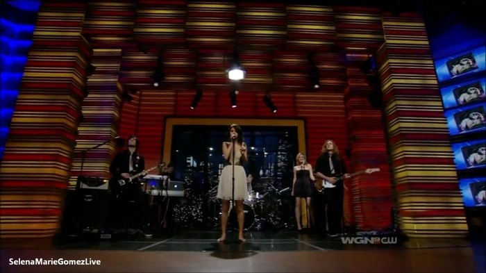 0~_ 074 - Selena Gomez Who Says Live on Regis And Kelly