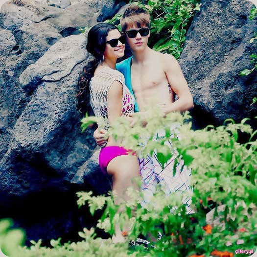 42653150 - Selena si Justin