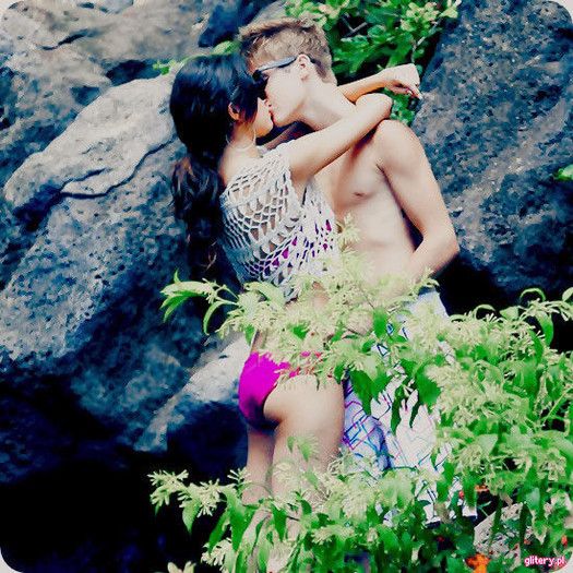 42653152 - Selena si Justin