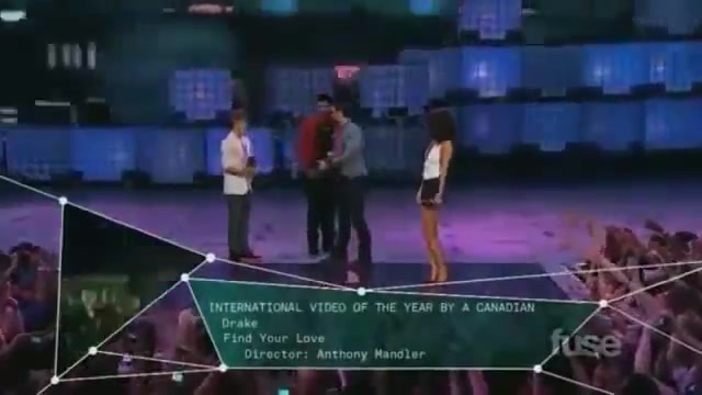 02 196 - Flirting with Selena Gomez Justin Bieber at Mmva 2011