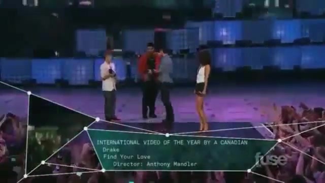 02 198 - Flirting with Selena Gomez Justin Bieber at Mmva 2011