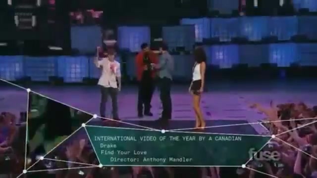 02 203 - Flirting with Selena Gomez Justin Bieber at Mmva 2011