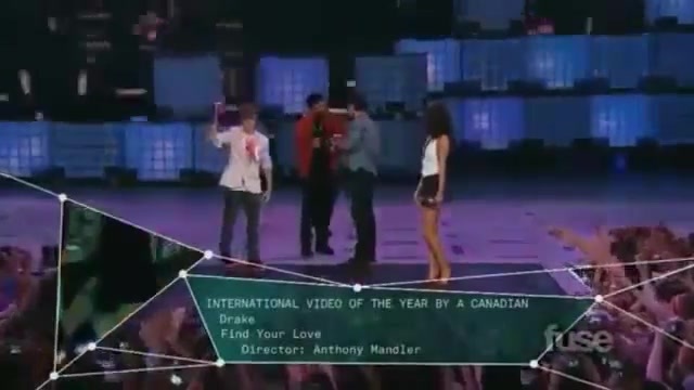 02 204 - Flirting with Selena Gomez Justin Bieber at Mmva 2011
