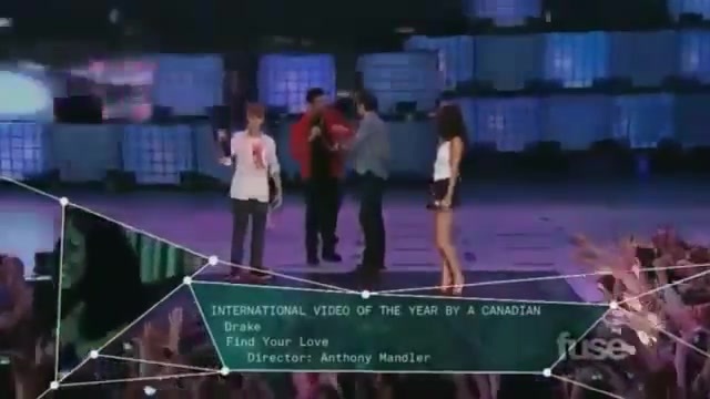 02 207 - Flirting with Selena Gomez Justin Bieber at Mmva 2011