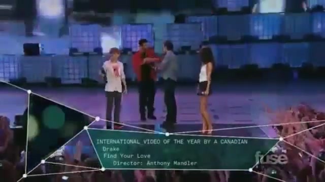 02 208 - Flirting with Selena Gomez Justin Bieber at Mmva 2011