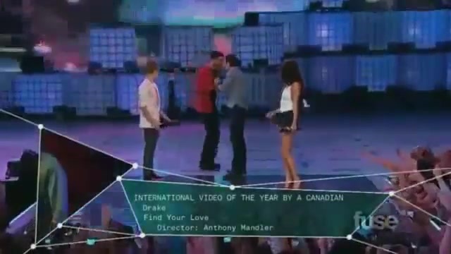 02 216 - Flirting with Selena Gomez Justin Bieber at Mmva 2011
