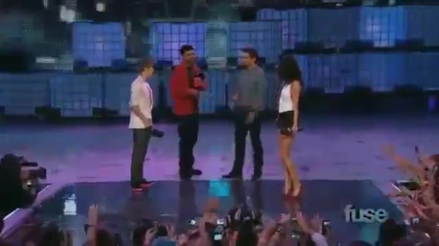 02 228 - Flirting with Selena Gomez Justin Bieber at Mmva 2011