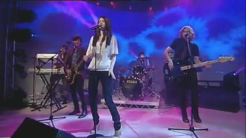 03 260 - Chat Disney teen star Selena Gomez GMTV Naturally