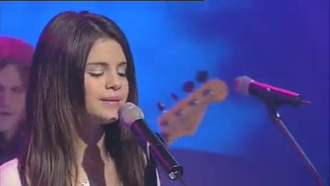 03 280 - Chat Disney teen star Selena Gomez GMTV Naturally