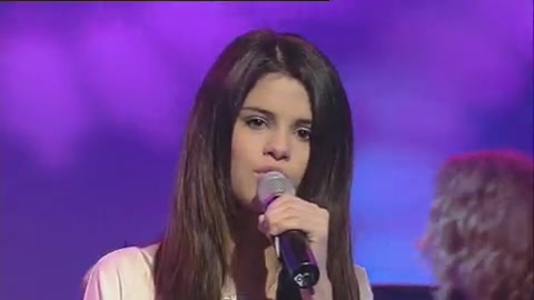 03 285 - Chat Disney teen star Selena Gomez GMTV Naturally