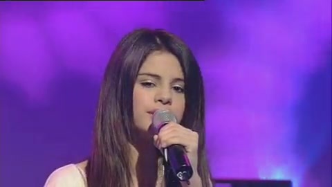03 288 - Chat Disney teen star Selena Gomez GMTV Naturally
