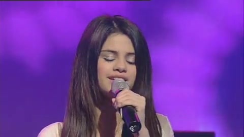 03 289 - Chat Disney teen star Selena Gomez GMTV Naturally