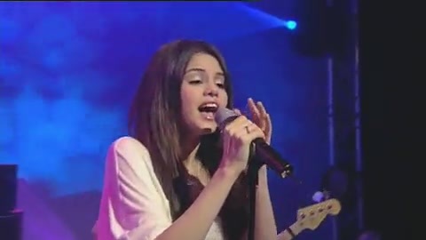 03 341 - Chat Disney teen star Selena Gomez GMTV Naturally