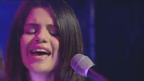 03 353 - Chat Disney teen star Selena Gomez GMTV Naturally