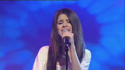 03 361 - Chat Disney teen star Selena Gomez GMTV Naturally