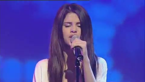 03 364 - Chat Disney teen star Selena Gomez GMTV Naturally