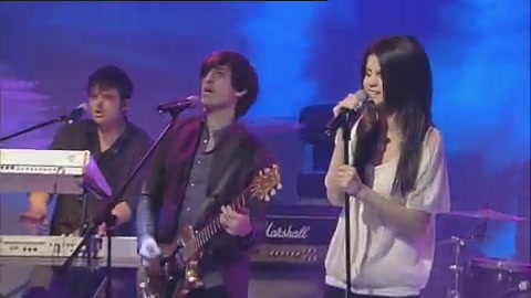 03 383 - Chat Disney teen star Selena Gomez GMTV Naturally