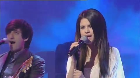 03 386 - Chat Disney teen star Selena Gomez GMTV Naturally