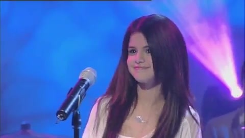 03 486 - Chat Disney teen star Selena Gomez GMTV Naturally