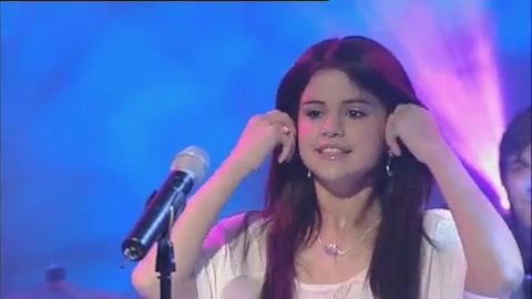 03 491 - Chat Disney teen star Selena Gomez GMTV Naturally