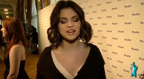 sd 402 - Selena Gomez Misses Demi Lovato