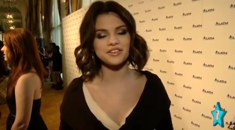 sd 403 - Selena Gomez Misses Demi Lovato