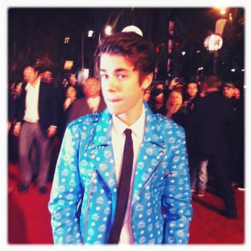 399821_230338533717149_100002230135480_501301_494194326_n - Justin Bieber 4
