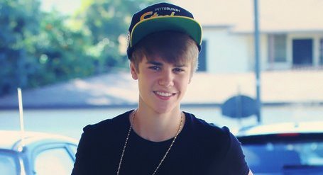 401177_332526250118667_258809174157042_815618_199308278_n - Justin Bieber 4