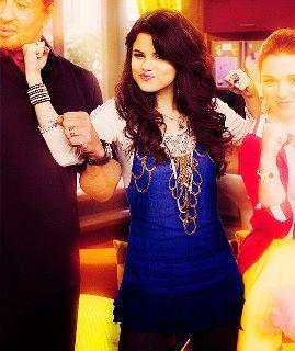 417578_296378557084487_119049044817440_723732_905880607_n - Selena Gomez 4