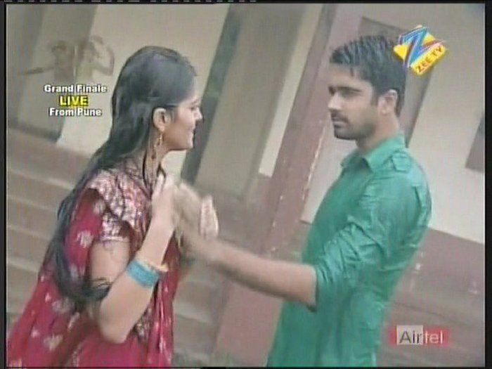 38929_118240264891224_100001157537495_106449_5746475_n - Radev Pics of todays episode - 05 08 2010