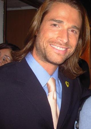 283378_261705030510100_151416974872240_1254496_2121660_n - Sebastian Rulli