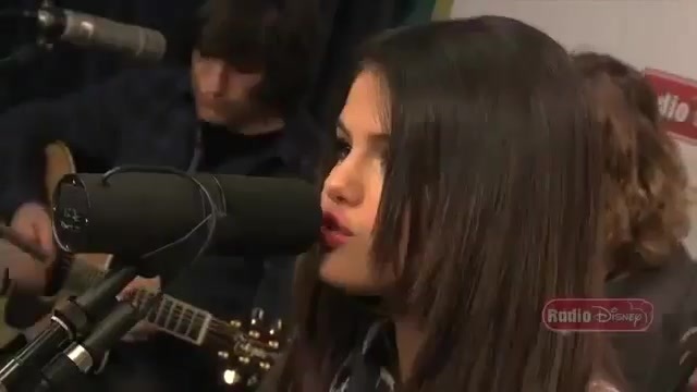 Live Acoustic Performance - Radio Disney - Who says 052