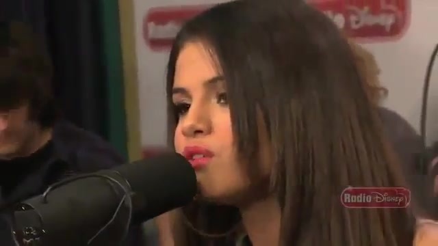 Live Acoustic Performance - Radio Disney - Who says 093