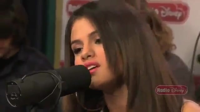 Live Acoustic Performance - Radio Disney - Who says 095