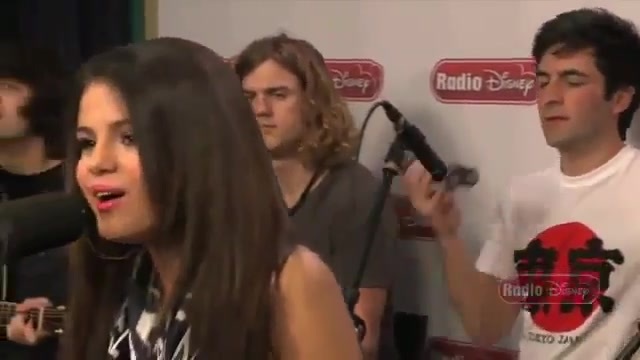 Live Acoustic Performance - Radio Disney - Who says 141