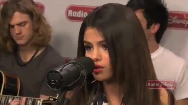 Live Acoustic Performance - Radio Disney - Who says 162