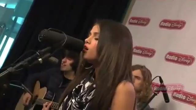 Live Acoustic Performance - Radio Disney - Who says 423