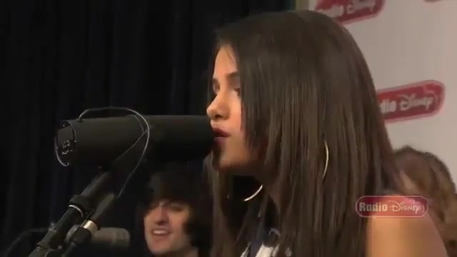 Live Acoustic Performance - Radio Disney - Who says 477